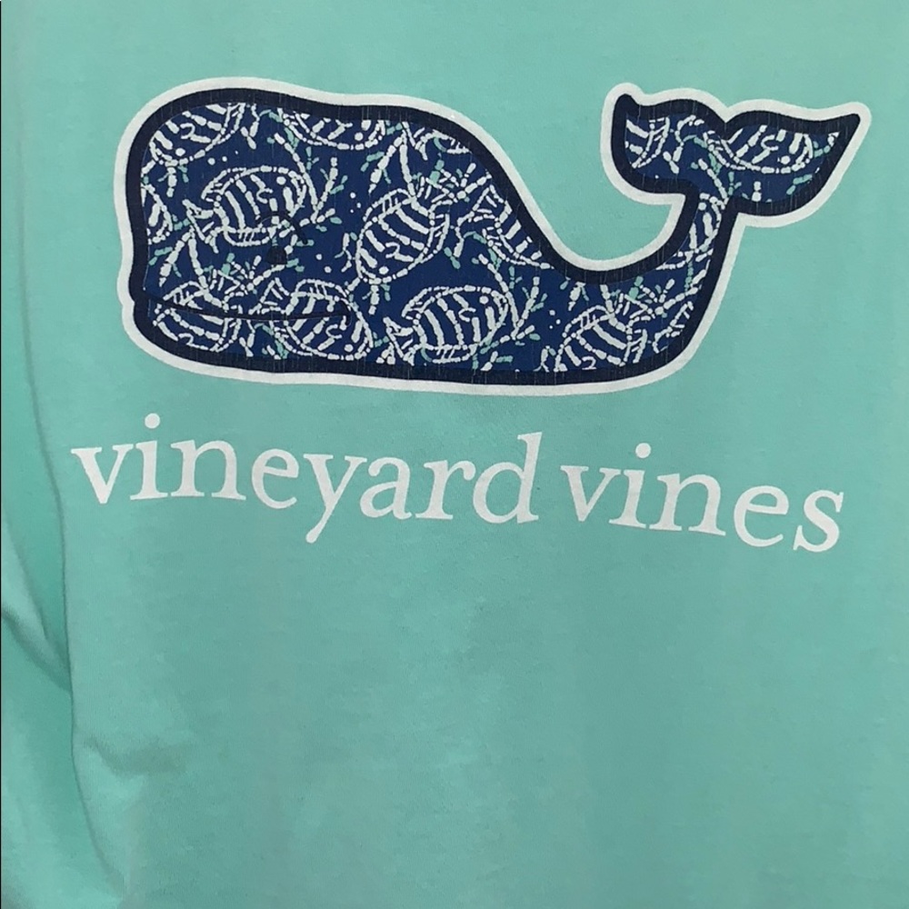 Vineyard Vines T shirt